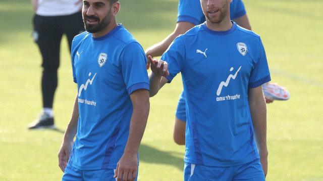 גיא מלמד, רועי גורדנה באימון נבחרת ישראל (צילום: דני מרון)