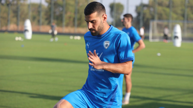 רועי גורדנה באימון נבחרת ישראל (צילום: אתר רשמי, איתן דותן, ההתאחדות לכדורגל)