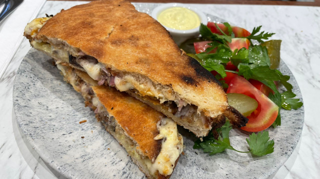 טוסט סביח  (צילום: ללא קרדיט)