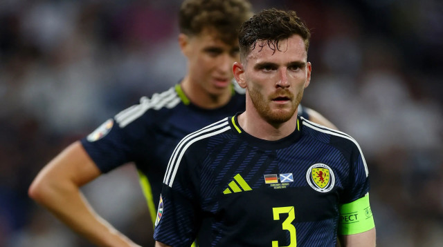 אנדי רוברטסון שחקן נבחרת סקוטלנד (צילום: רויטרס)