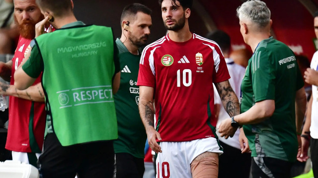 דומיניק סובוסלאי שחקן נבחרת הונגריה לאחר שנפצע (צילום: רויטרס)