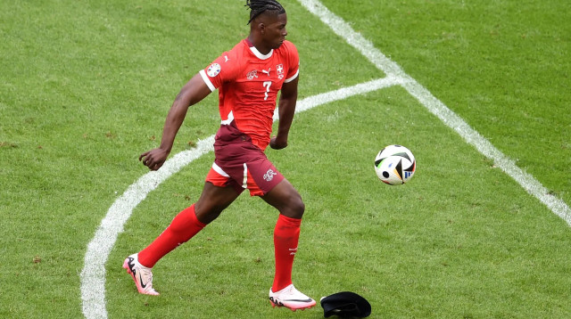 בריל אמבולו, חלוץ נבחרת שוויץ (צילום: רויטרס)