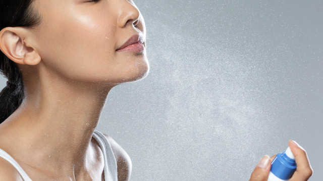 תרסיס הלחות סרמיד מיסט של דרמלוג'יקה  (צילום: יח"צ)