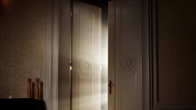 דלת מסתורית, אילוסטרציה (צילום: אינג'אימג')