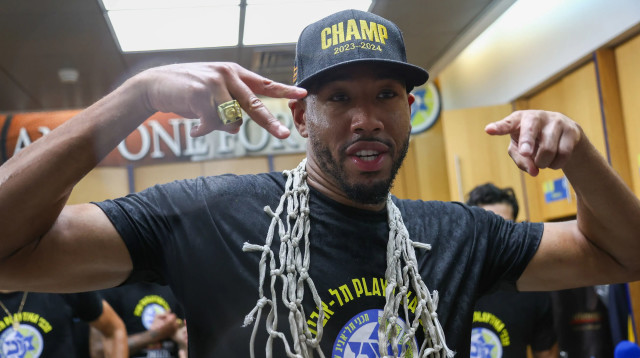 בונזי קולסון בחגיגות האליפות של מכבי תל אביב (צילום: דני מרון)