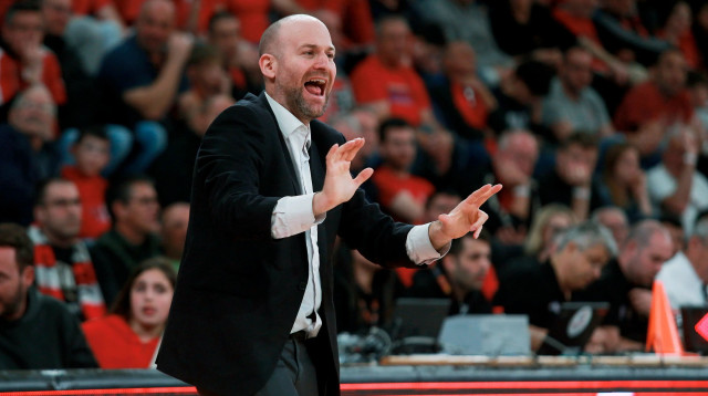 עמית שרף מאמן הפועל חולון (צילום: קובי אליהו)