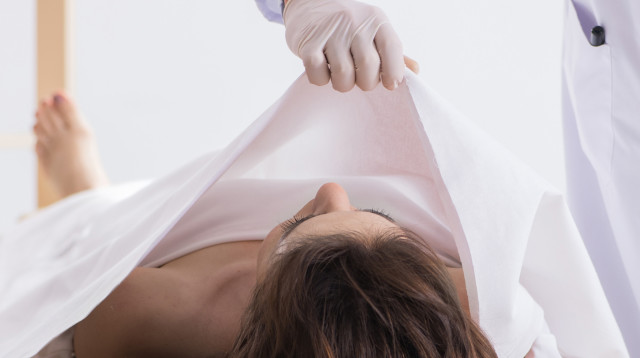 גופה בחדר מתים, אילוסטרציה (צילום: אינג'אימג')