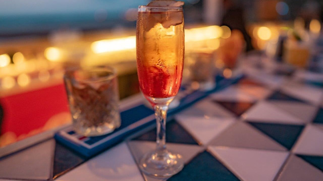 בר הקונטנטו במלון קרלטון (צילום: זבוב סטודיו)