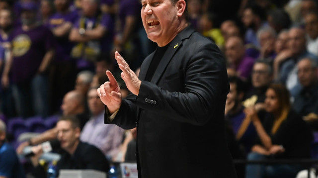 גיא גודס מאמן הפועל חיפה (צילום: ברני ארדוב)