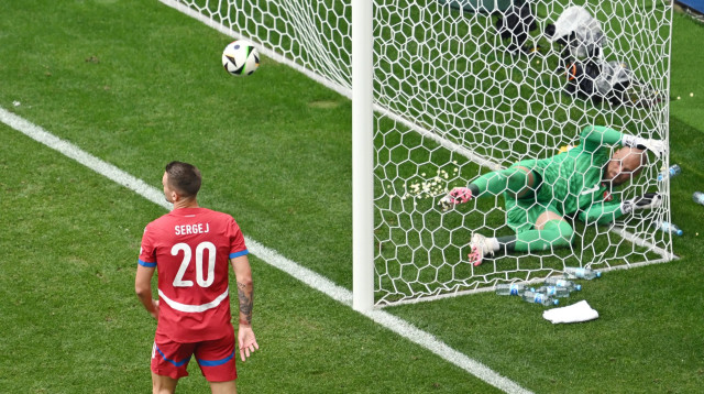 שחקן נבחרת סרביה, סרגיי מילינקוביץ'-סאביץ' (צילום: רויטרס)