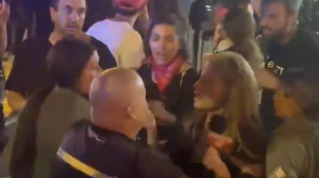 יולן כהן בהפגנה (צילום: רשתות חברתיות, שימוש לפי סעיף 27 א')