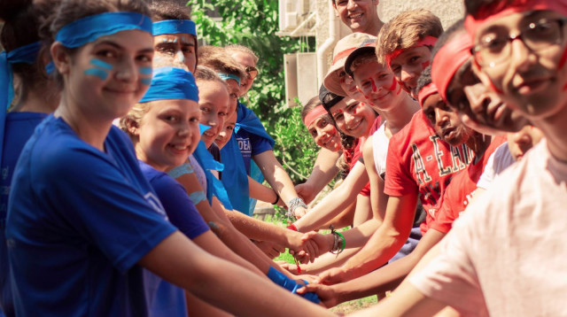 בני נוער במחנה קיץ (צילום: Big Idea)