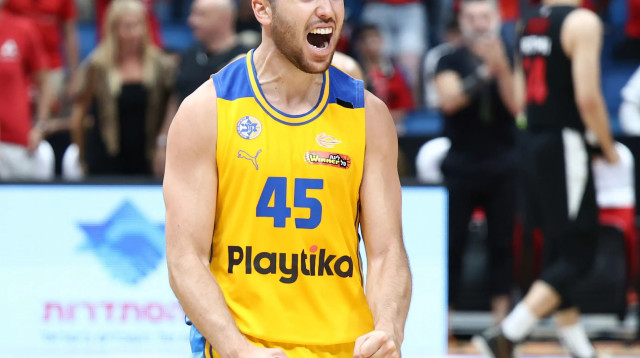 שחקן מכבי תל אביב תמיר בלאט (צילום: דני מרון)