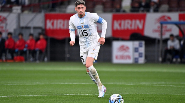 פדריקו ואלוורדה במדי נבחרת אורוגוואי (צילום: GettyImages, Kenta Harada)