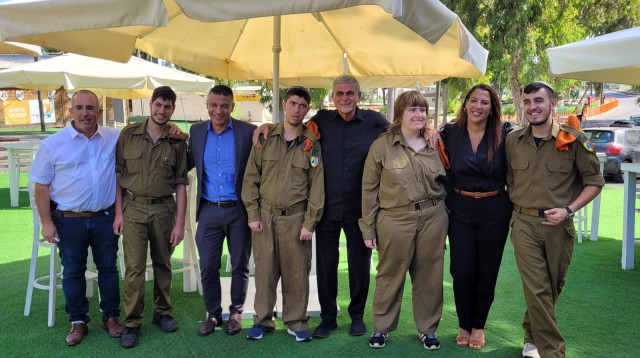 גדולים במים (צילום: יח"צ בנק מזרחי טפחות)