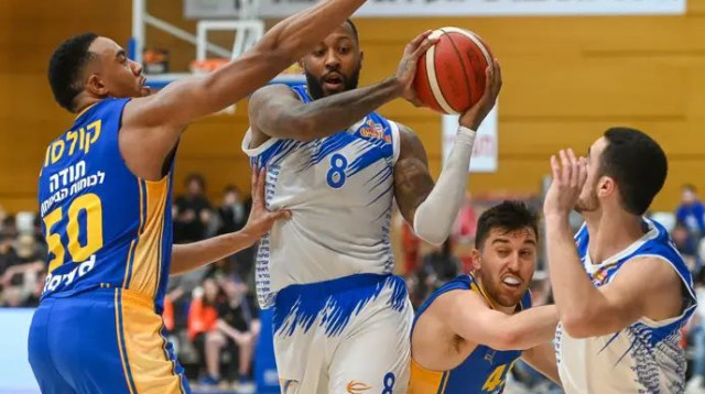 ישוב למדים הלבנים? מיילס (צילום: ברני ארדוב)