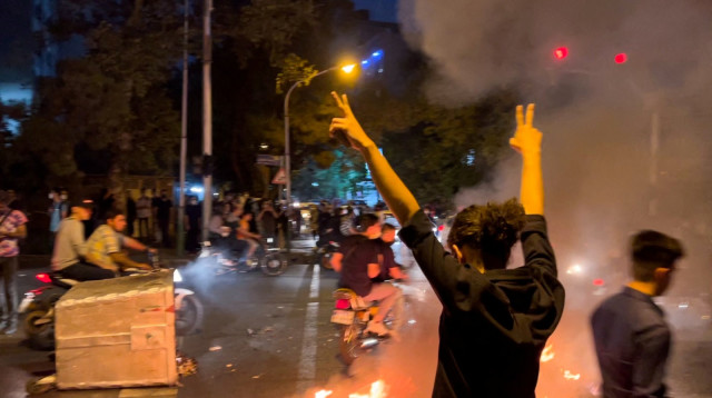 הפגנות באיראן לאחר מותה של מהסה אמיני בידי "משטרת הצניעות" בספטמבר 2022 (צילום: REUTERS)