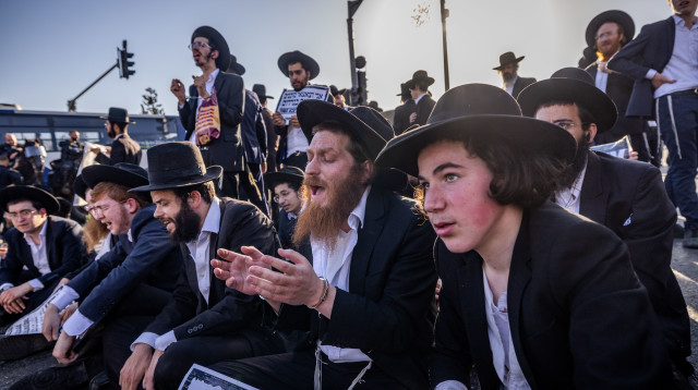 הפגנת חרדים נגד חוק הגיוס 2024 (צילום: Yonatan Sindel/Flash90)