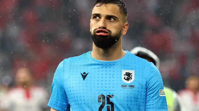 גיורגי ממרדשווילי שוער נבחרת גאורגיה (צילום: רויטרס)