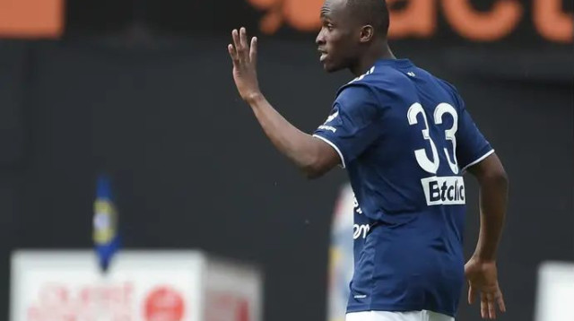 בעונה הבאה במכבי חיפה? סיסוקו (צילום: GettyImages, SEBASTIEN SALOM-GOMIS/AFP)