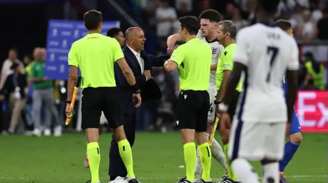 עימות בסיום. קלצונה ורייס (צילום: GettyImages, Qian Jun/MB Media)