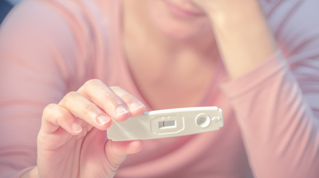 בדיקת הריון שלילית (צילום: אינג'אימג')
