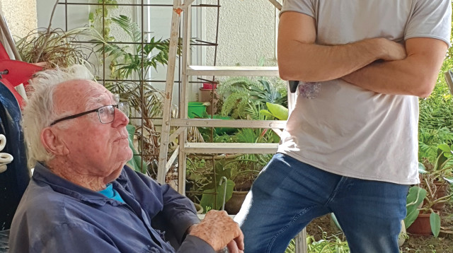 איציק עם בהט בניר עוז (צילום: אלעד סמוכה, יח"צ)