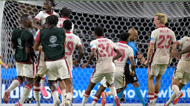 נבחרת קנדה חוגגת (צילום: GettyImages)