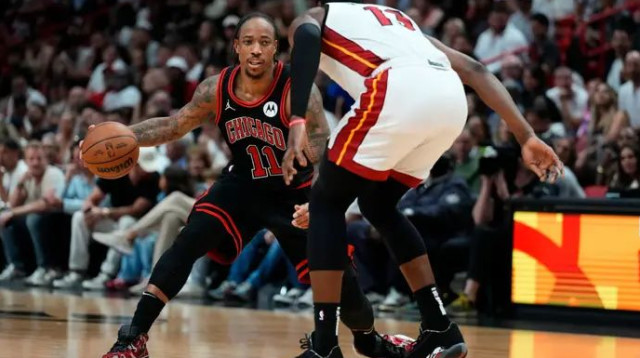 יחשב מסלול מחדש? דמאר דרוזן (צילום: GettyImages, Rich Storry)