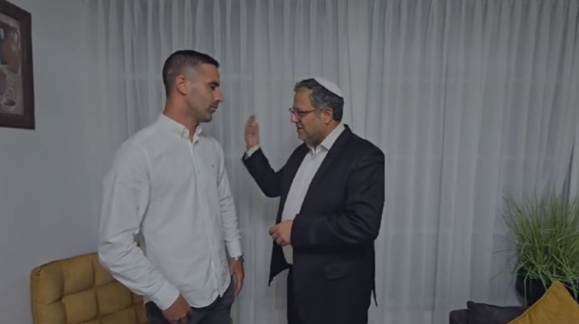 השר בן גביר מודה לישראל ביטון (צילום: דוברות השר לביטחון לאומי)