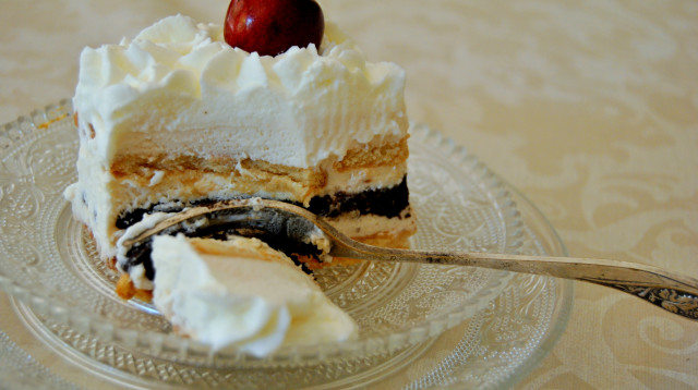 עוגת ביסקוויטים עם גבינה (צילום: פסקל פרץ-רובין)