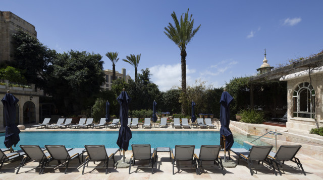 הבריכה במלון אמריקן קולוני (צילום: מיקאלה בורסטואו)