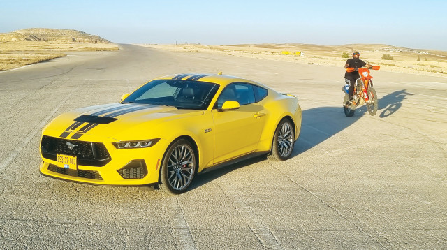 פורד מוסטנג GT (צילום: אודי עציון)