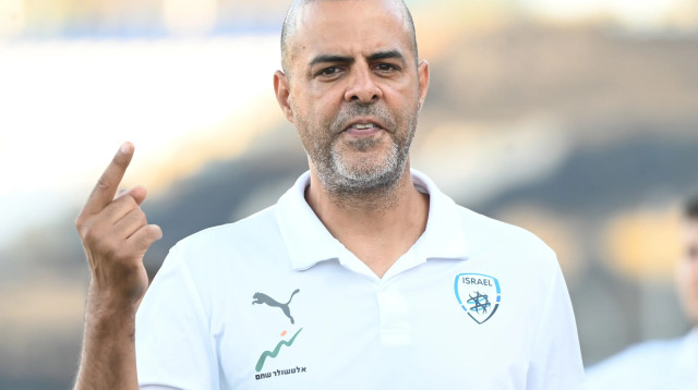 גיא לוזון, מאמן הנבחרת האולימפית (צילום: ברני ארדוב)