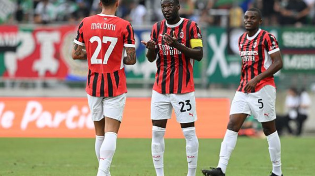 שחקני מילאן (צילום: Claudio Villa / Contributor)