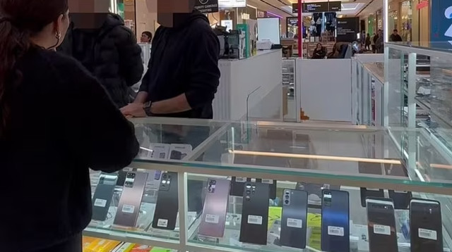 חשדה שהעובד גנב ממכשיר הנייד שלה תמונת עירום שלה (צילום: מתוך טיקטוק)