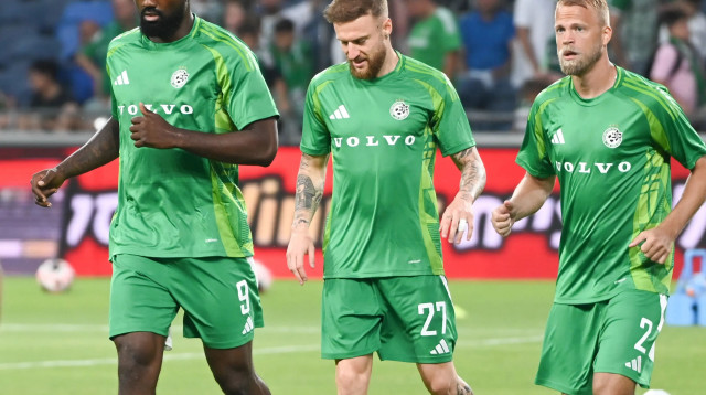 שחקני מכבי חיפה דניאל סונדגרן, פייר קורנו, פרנזי פיירו (צילום: ברני ארדוב)