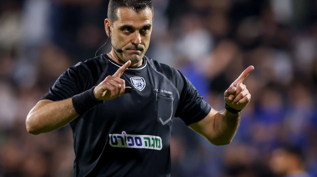 ארז פפיר שופט כדורגל (צילום: מאור אלקסלסי)