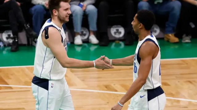 שוב ביחד. דינווידי ודונצ'יץ' (צילום: GettyImages, Winslow Townson)