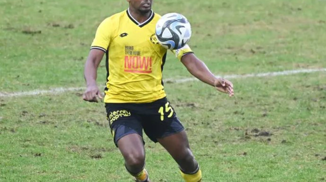 חוזר מהרחקה. אביב אברהם (צילום: ברני ארדוב)