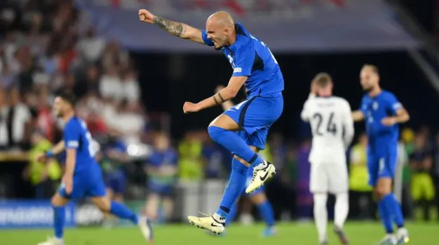 וניה דרקושיץ' במדי סלובניה ביורו (צילום: GettyImages, Justin Setterfield)