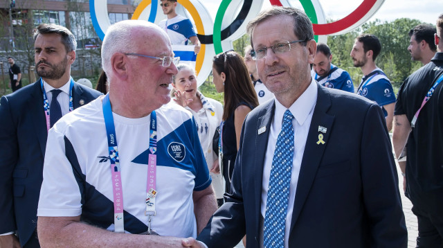 נשיא מדינת ישראל יצחק הרצוג עם מנכ"ל הוועד האולימפי גילי לוסטיג, פריז (צילום: אתר רשמי, הוועד האולימפי בישראל)