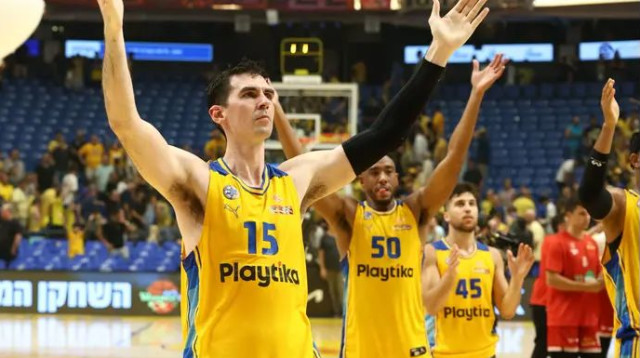 לא מקל ראש ביריבה. ג'ייק כהן (צילום: דני מרון)