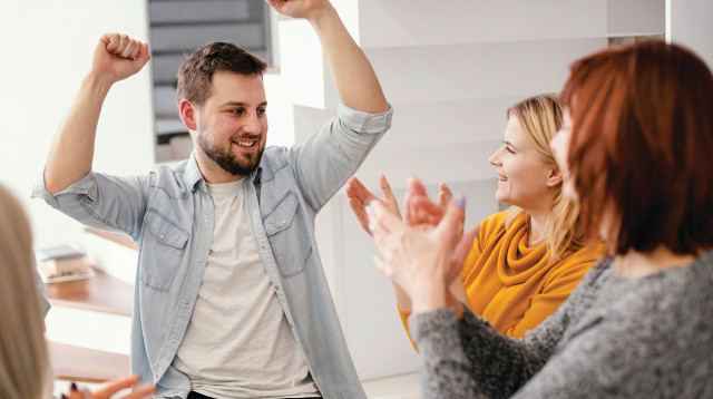 אנשים שמחים (צילום: אינג אימג')