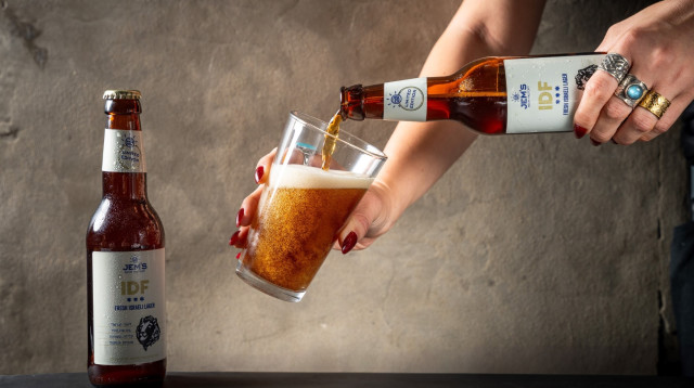 בירה ג'מס במהדורה מיוחדת לחיילי צה"ל (צילום: דוד מויאל)