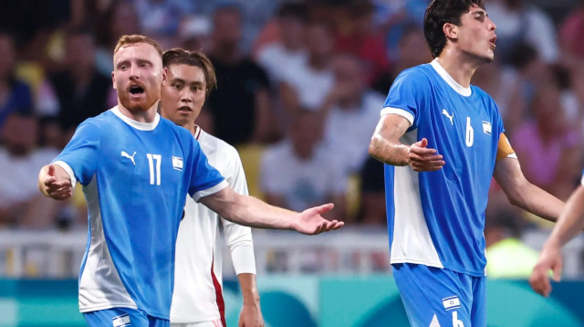 שחקני הנבחרת האולימפית, עידו שחר, עומרי גנדלמן (צילום: רויטרס)