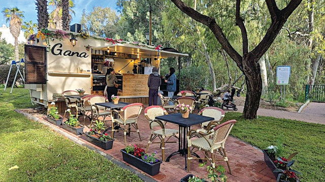 פוד-טראק בגינת חרוזים ברמת גן (צילום: דוברות עיריית רמת גן)