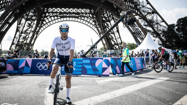 איתמר איינהורן רוכב אופניים ישראלי, פריז 2024 (צילום: הוועד האולימפי בישראל, הוועד האולימפי בישראל)