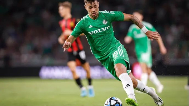 צהוב מיותר. אריק שוראנוב (צילום: מאור אלקסלסי)