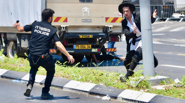 פריצת הפלג הירושלמי לתל השומר (צילום: אבשלום ששוני)